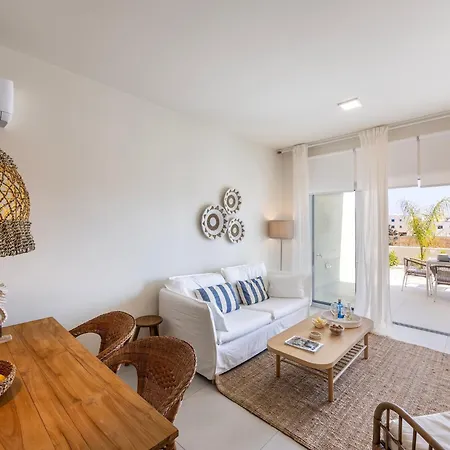 Mythical Seas 004 * פאראלימני