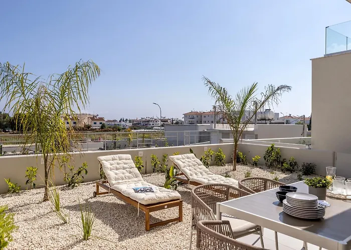 Mythical Seas 004 * פאראלימני