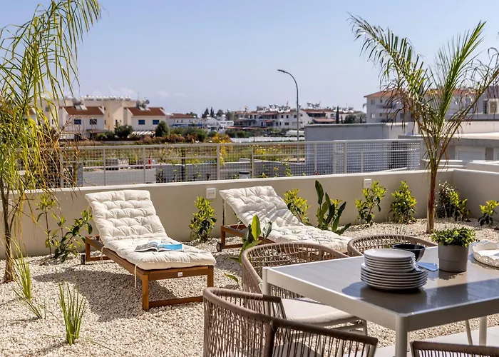 Mythical Seas 004 * פאראלימני