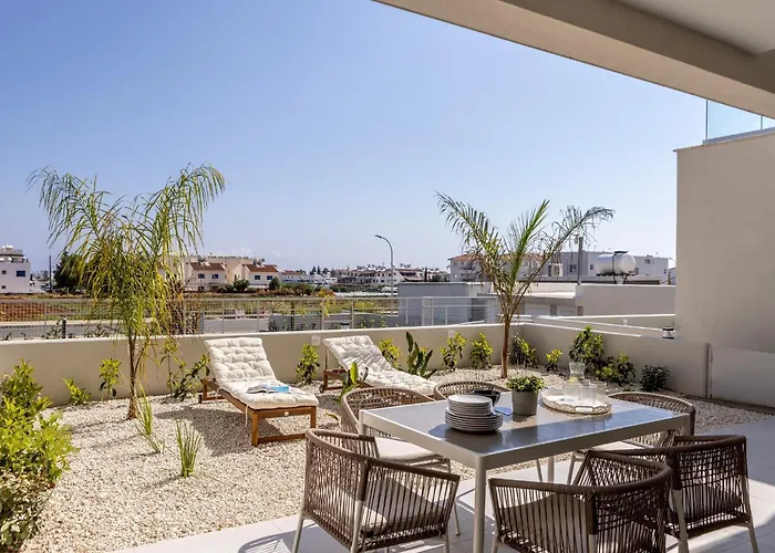 Mythical Seas 004 פאראלימני